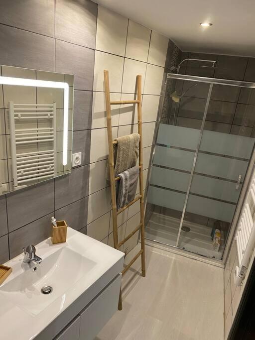 Gite De Tom Et Mag Classe 3 * Clevacances Villa Pontgibaud Buitenkant foto